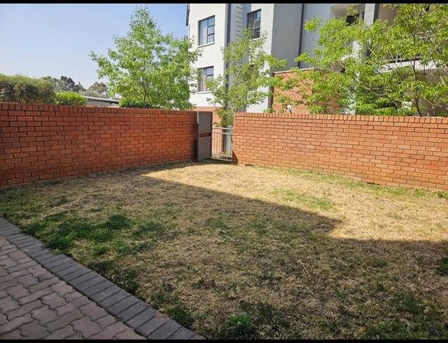 1 BEDROOM PROPERTY TO RENT IN SHERE